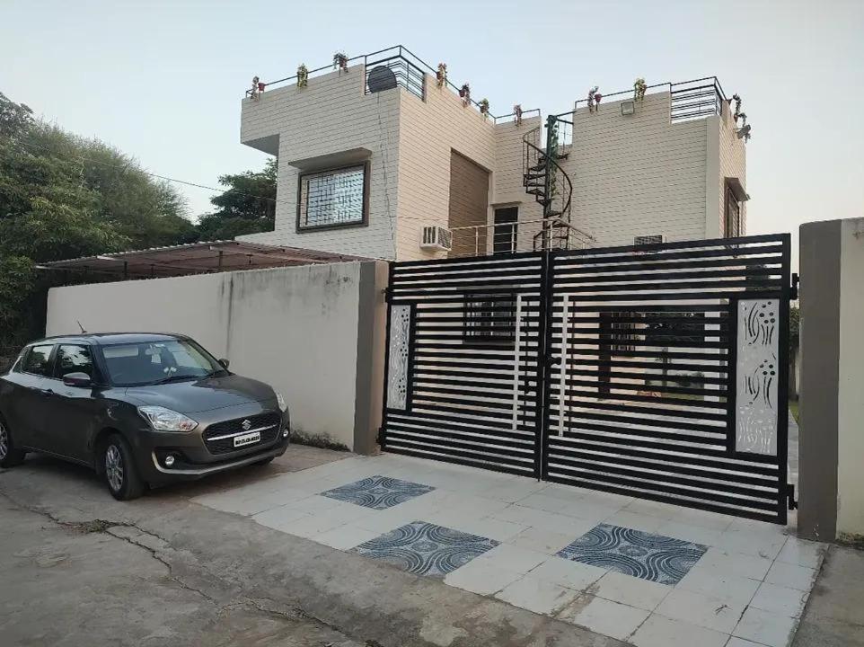 Siya Villa Ujjain Buitenkant foto