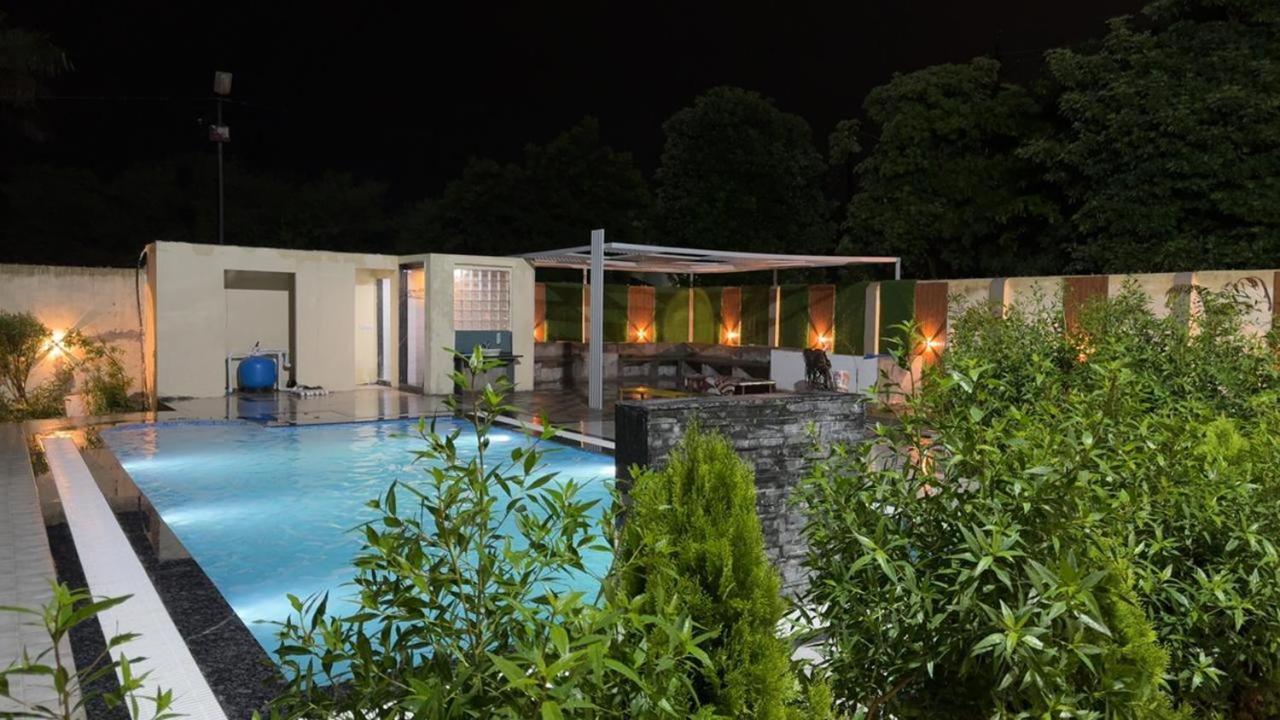 Siya Villa Ujjain Buitenkant foto