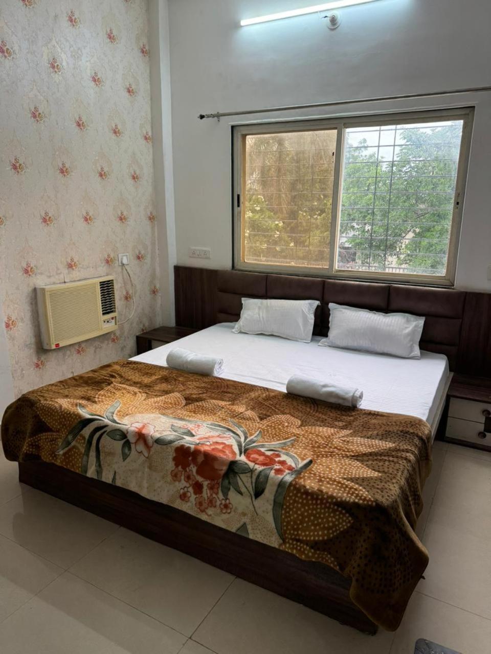 Siya Villa Ujjain Buitenkant foto