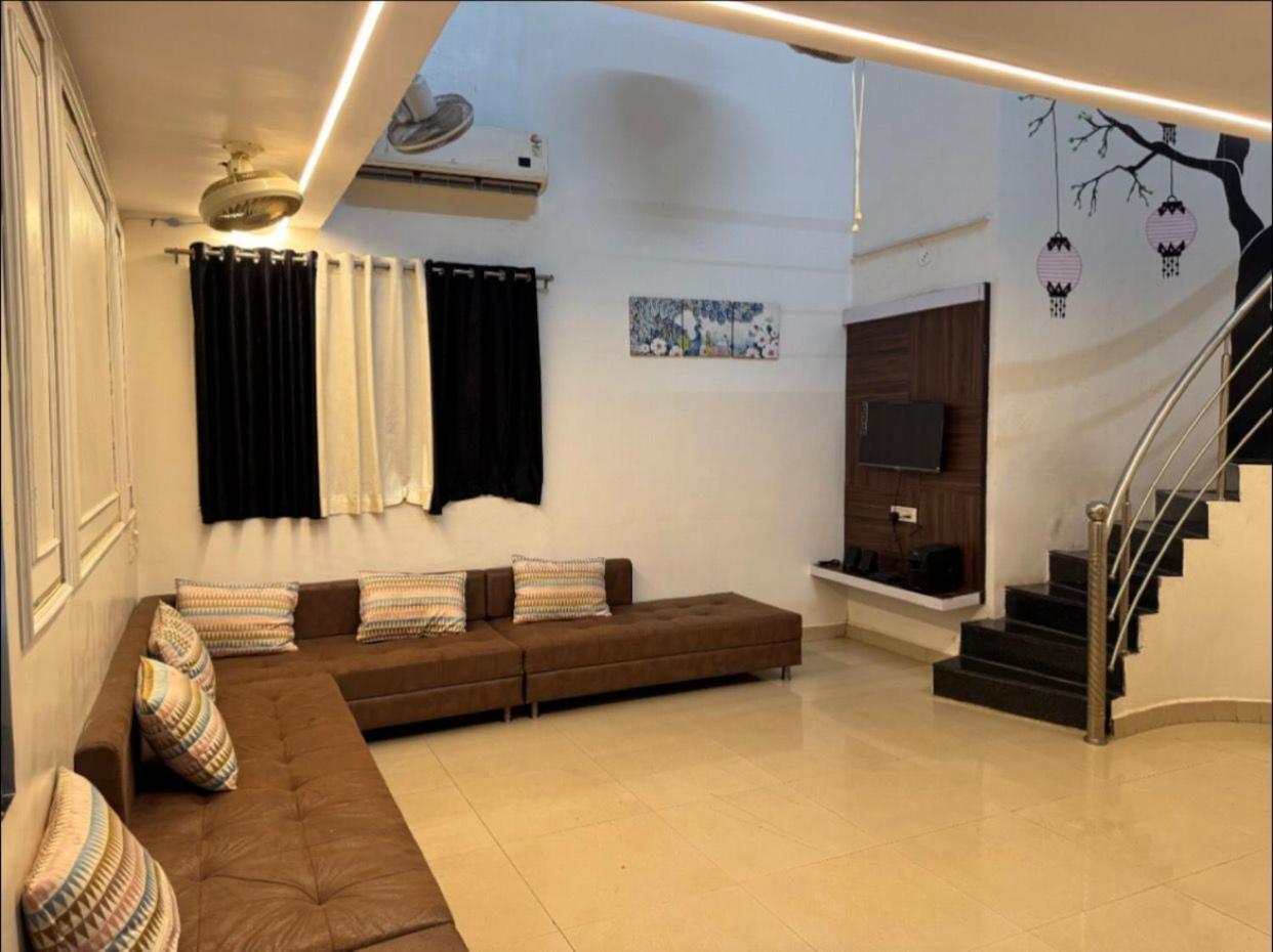Siya Villa Ujjain Buitenkant foto